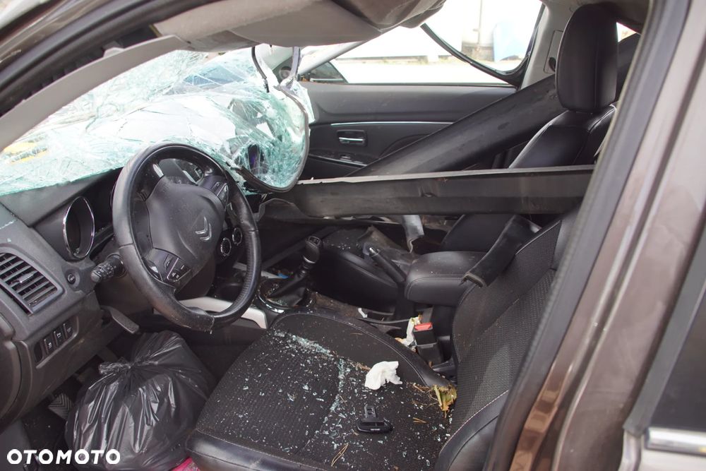 Auto na części - Citroen C4 Aircross 1.6 HDI 114 KM 9H05 F6MBC1ABZ KTZ 2015R Silnik Skrzynia Drzwi Błotnik Szyba Lusterko Klamka Lampa Deska Kokpit Sterownik Moduł Czujnik Licznik Kierownica Panel - 10