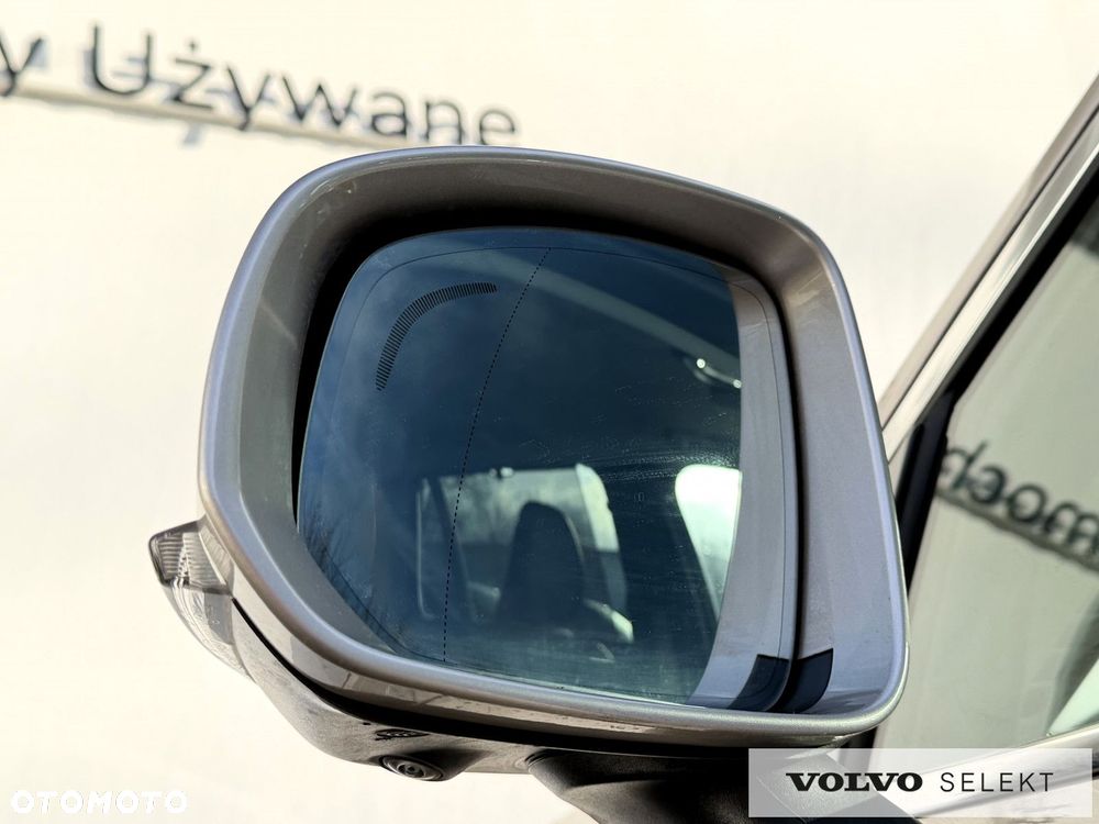 Volvo XC 90 - 9
