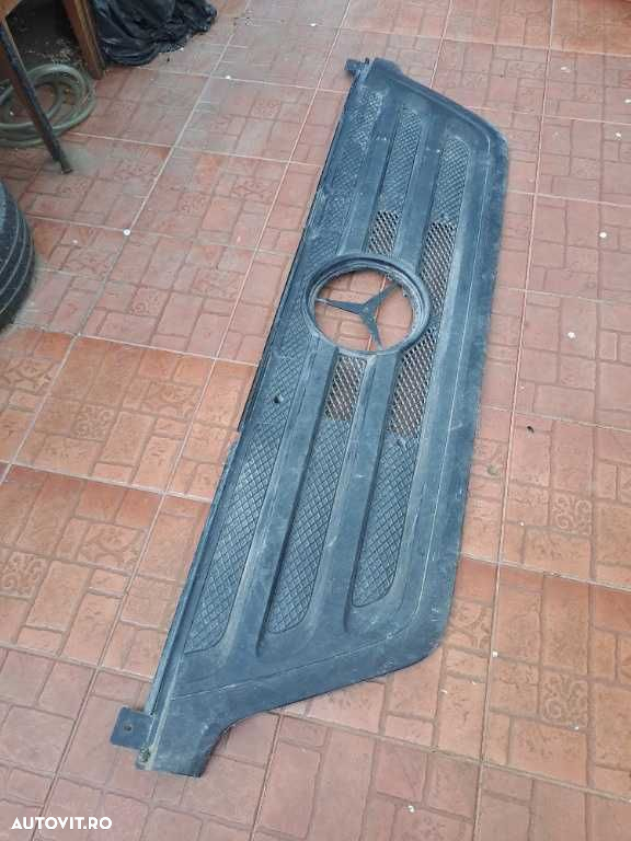 Grila radiator Mercedes Axor originala