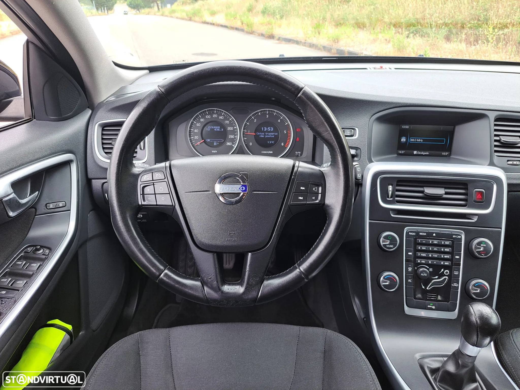 Volvo V60 1.6 D2 Drive Momentum Start/Stop - 16