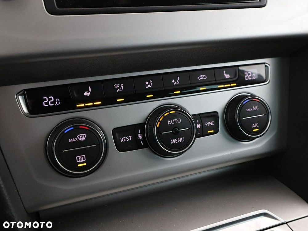 Volkswagen Passat - 27