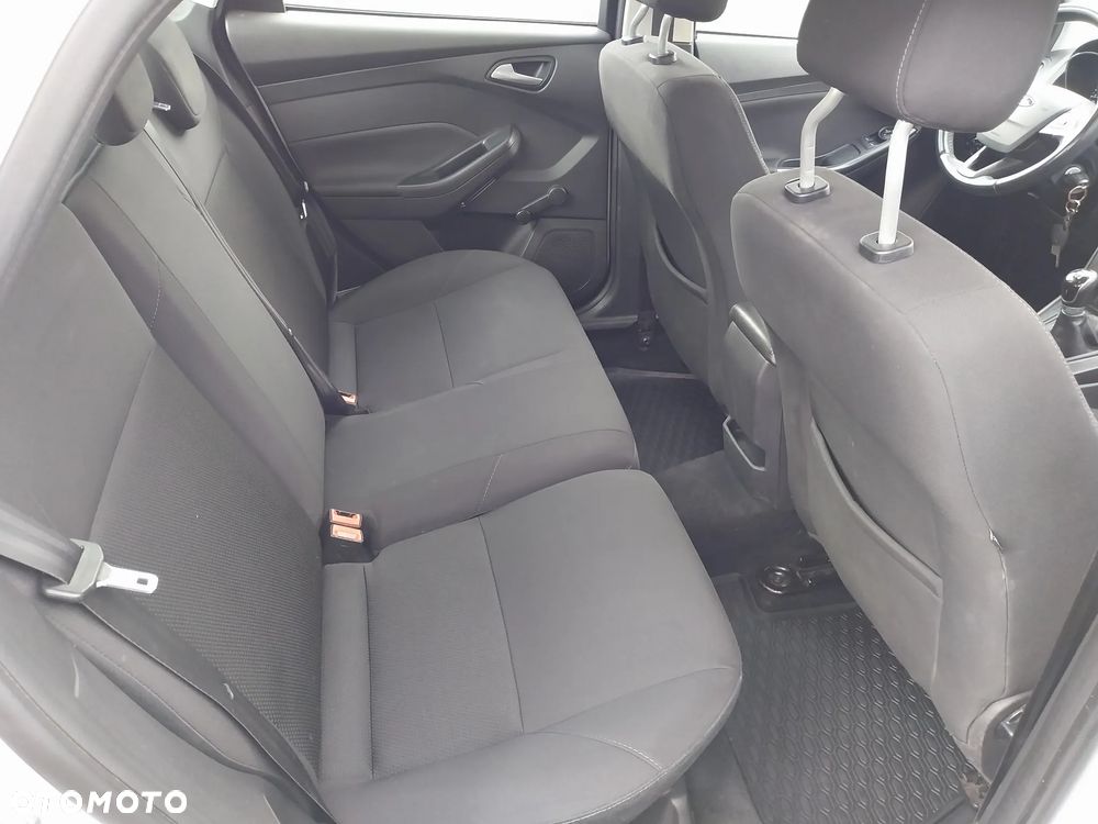Ford Focus 1.6 Trend - 19