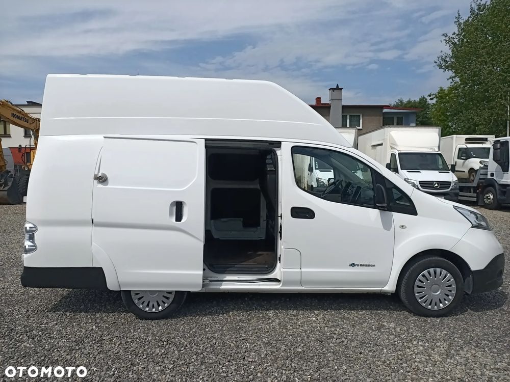 Nissan ENV 200 Maxi - 6