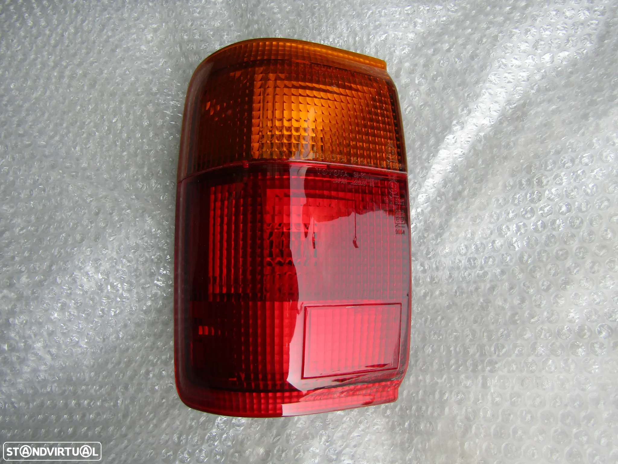 Farolim tras esquerdo TOYOTA HILUX ano 1990/ 95 original - 2