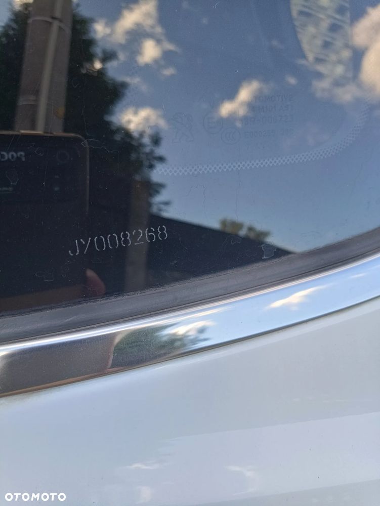 Peugeot 2008 1.6 BlueHDi Allure - 25