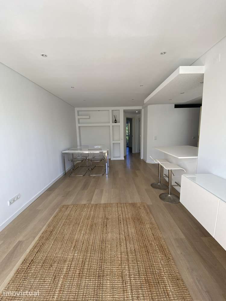 Apartamento T2 em Carcavelos, pronto a habitar - Grande imagem: 2/13