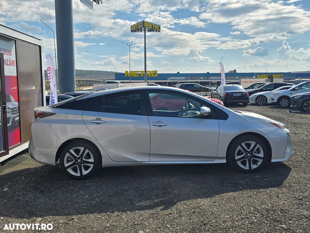 Toyota Prius Hybrid Executive - 8