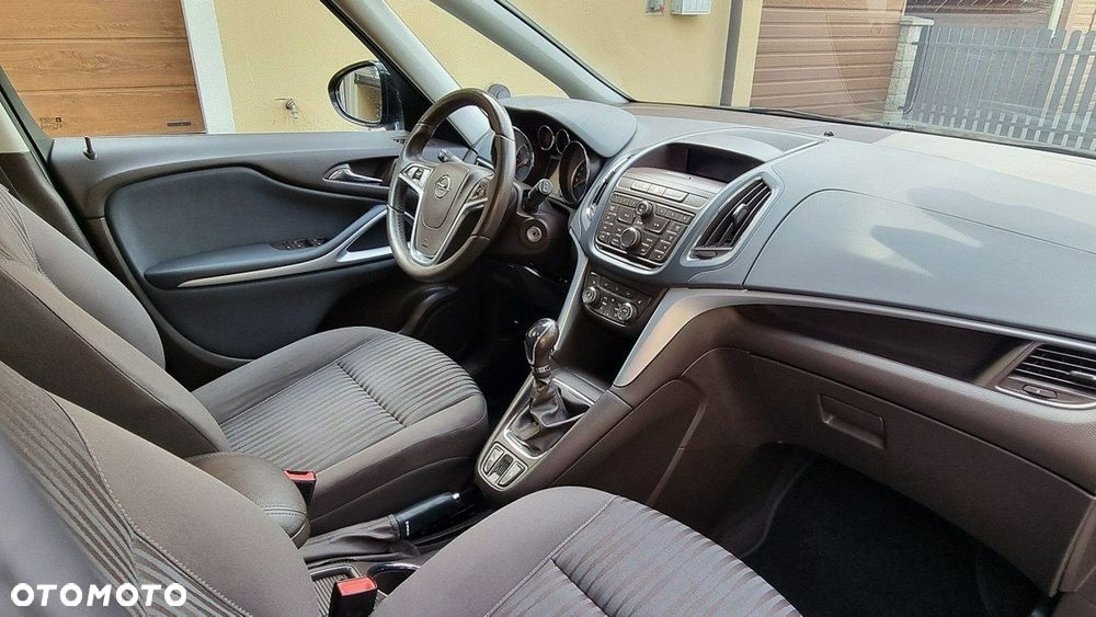Opel Zafira - 10