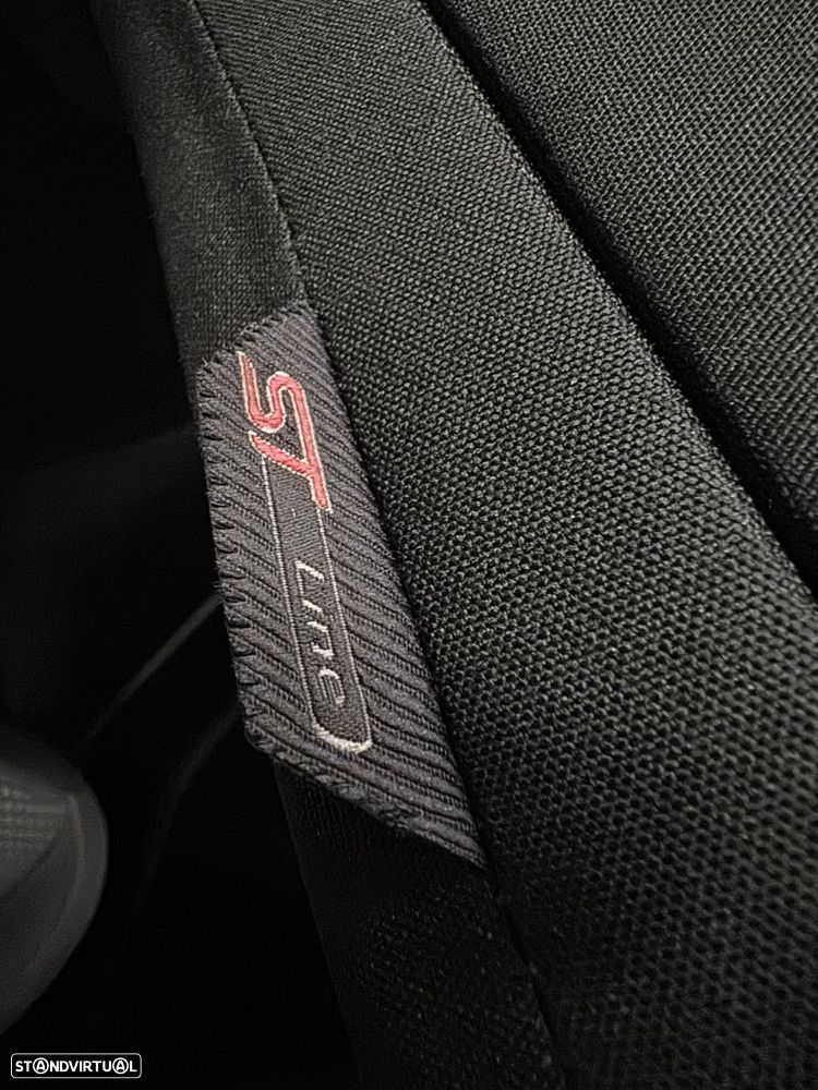 Ford Focus 1.0 EcoBoost MHEV ST-Line - 18