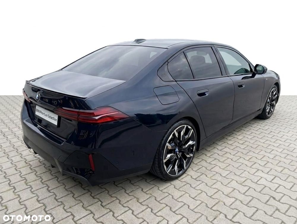 BMW Seria 5 2024 photo 4