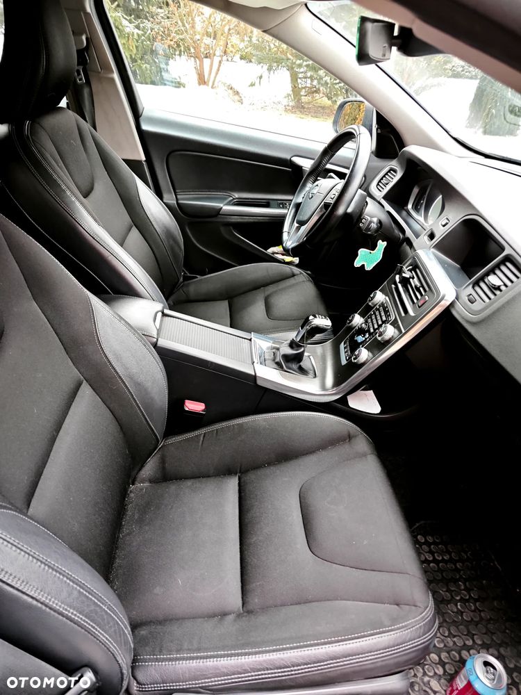 Volvo V60 D4 Drive-E Dynamic Edition (Momentum) - 11