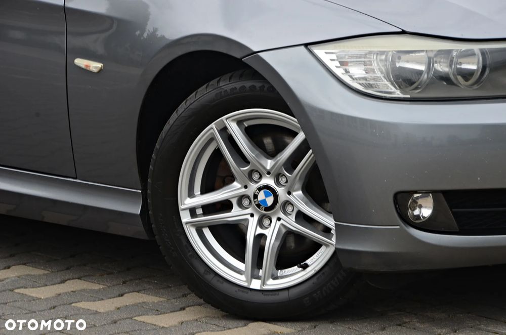 BMW Seria 3 318d - 11