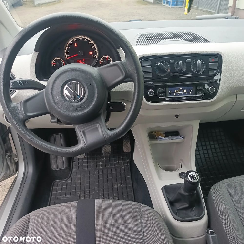 Volkswagen up! street - 9