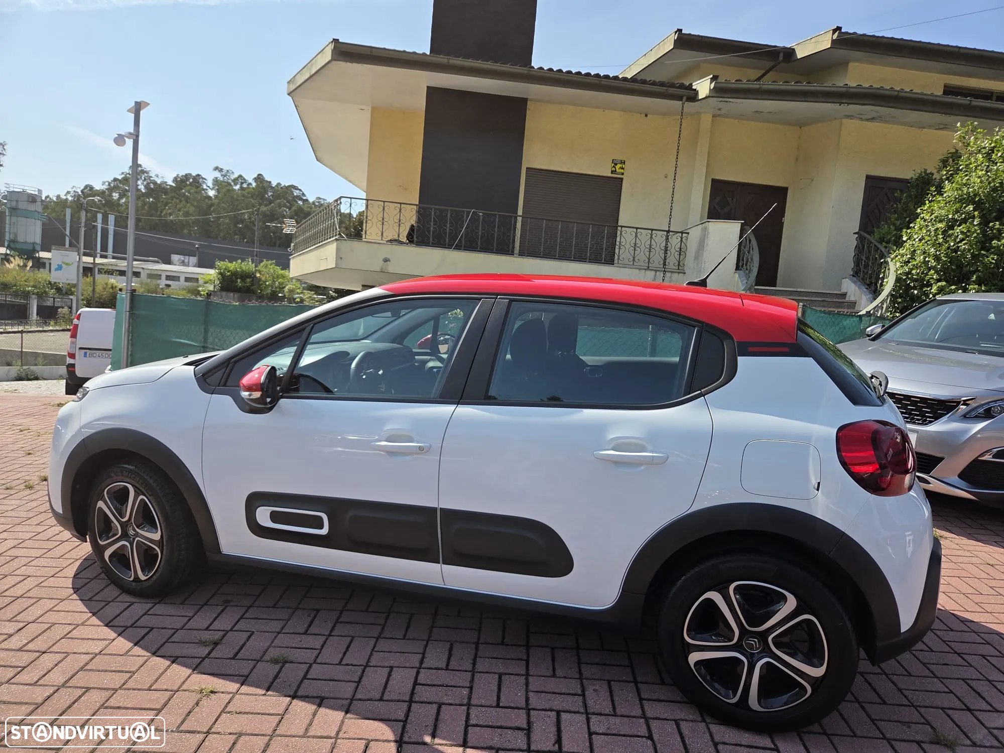 Citroën C3 1.2 PureTech Shine - 4