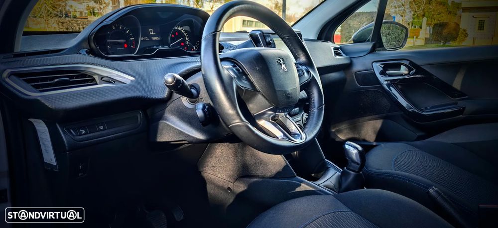 Peugeot 208 PureTech 110 Stop & Start Signature - 5