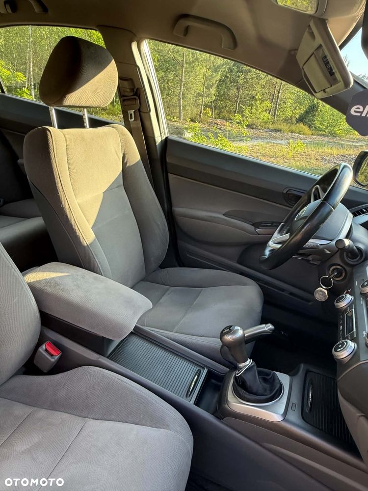 Honda Civic 1.8 Comfort - 22