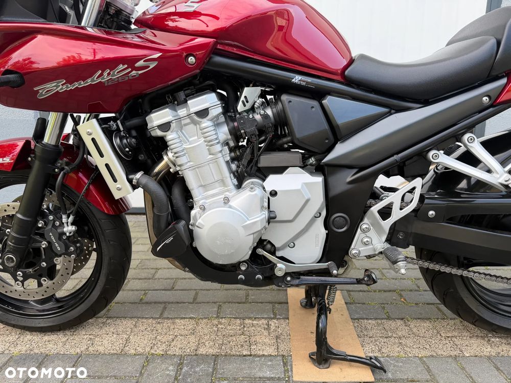 Suzuki Bandit - 13