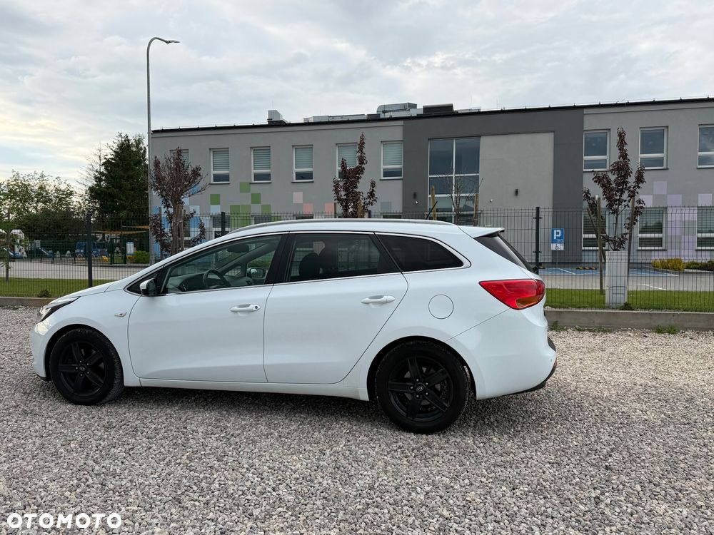 Kia Ceed - 4