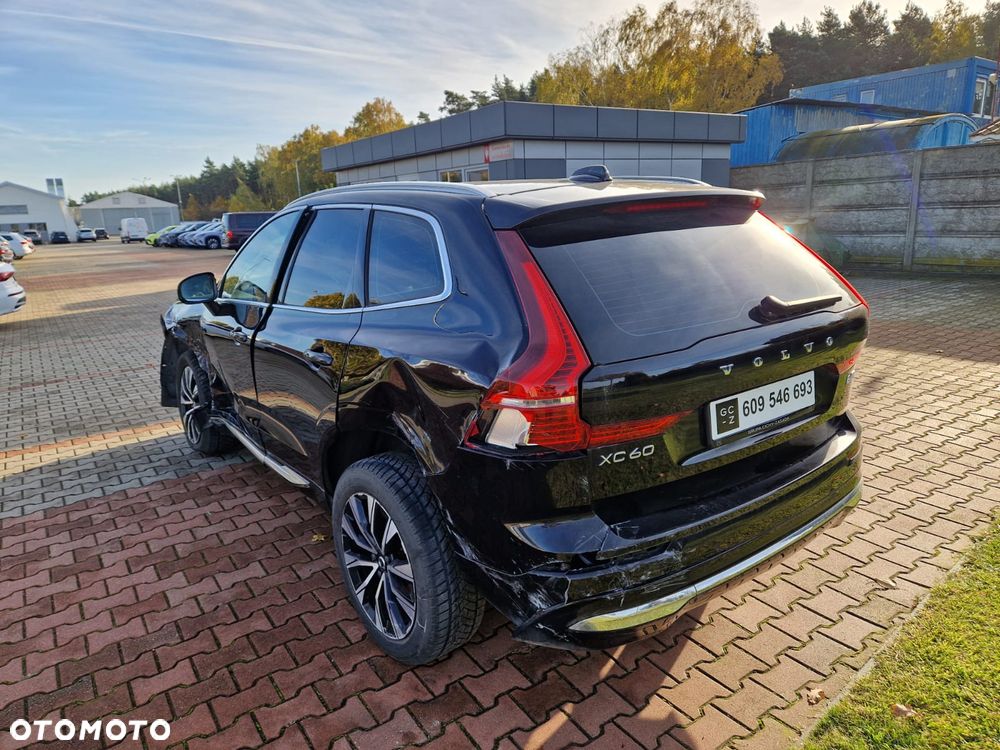 Volvo XC 60 B4 D AWD Plus Bright - 2