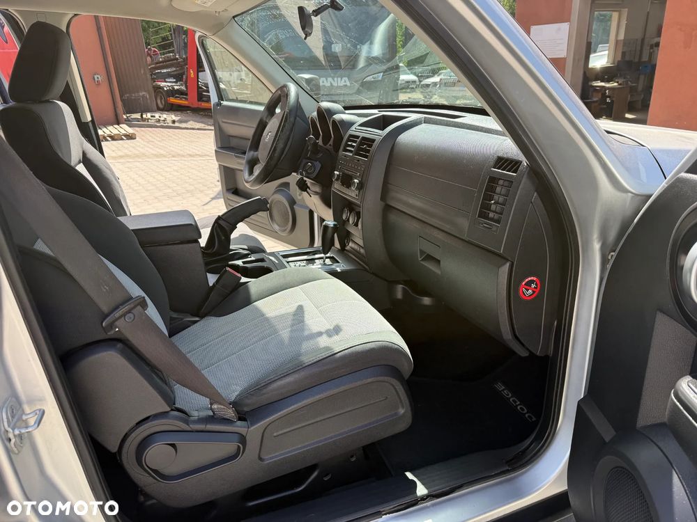 Dodge Nitro 2.8 CRD DPF Automatik SXT - 14