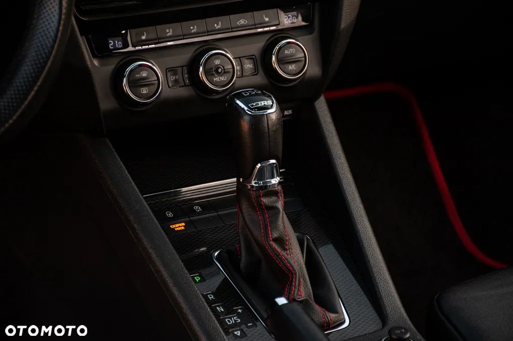 Skoda Octavia 2.0 TDI SCR RS DSG - 32