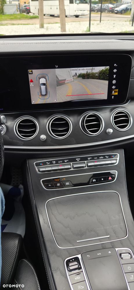 Mercedes-Benz Klasa E 400 d 4Matic 9G-TRONIC AMG Line - 29