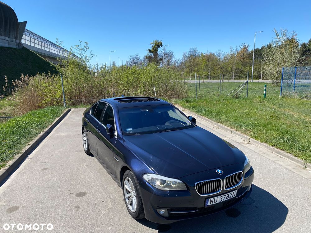 BMW Seria 5 525d xDrive - 38