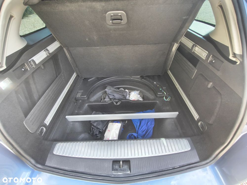 Opel Astra 1.6 Turbo Cosmo - 23