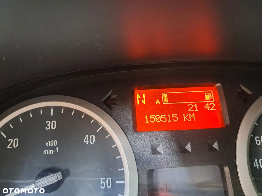 Opel Vivaro - 12