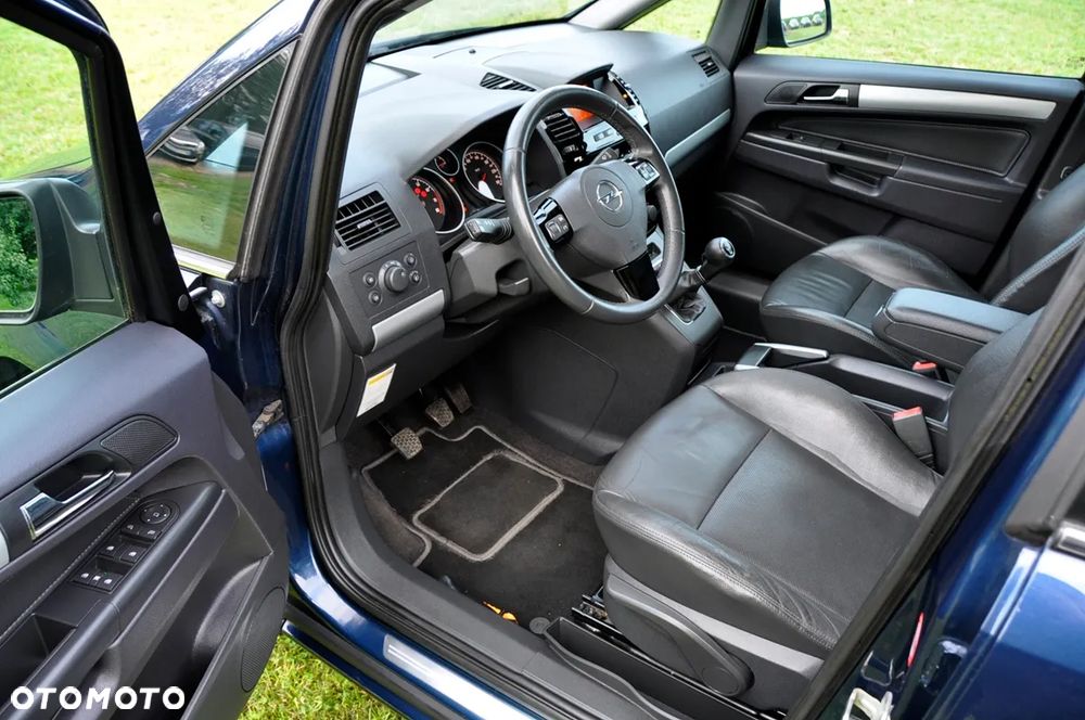Opel Zafira 1.8 Cosmo - 10