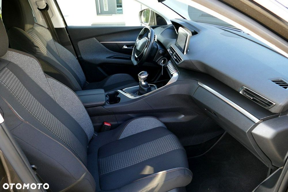 Peugeot 3008 1.2 PureTech Allure Pack S&S - 18