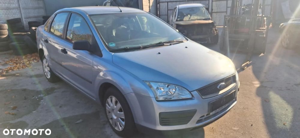 Ford Focus MK2 Z3 sedan zderzak tył komplet - 4