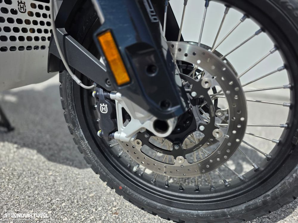 Husqvarna Norden 901 EXPEDITION - 12