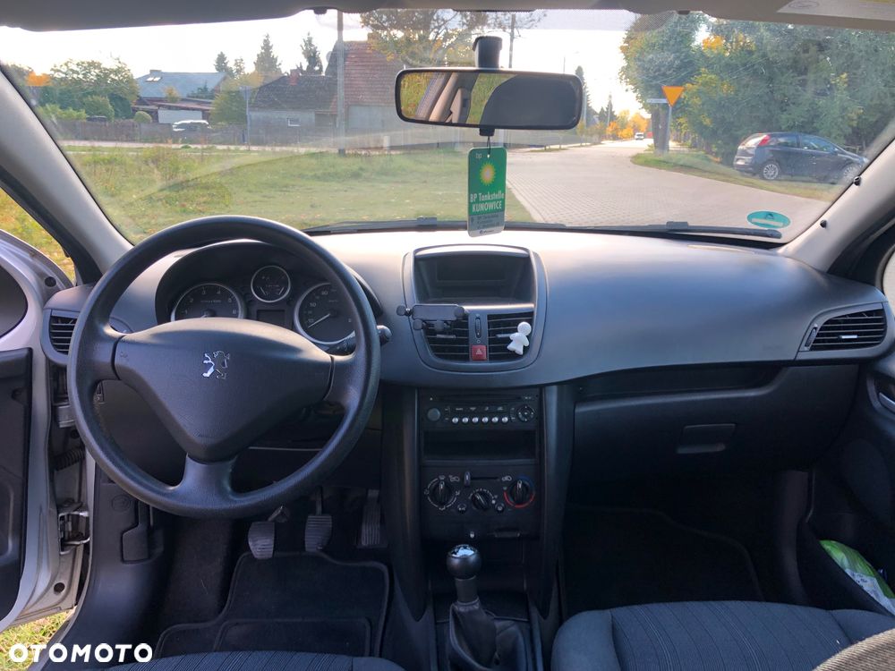 Peugeot 207 - 10
