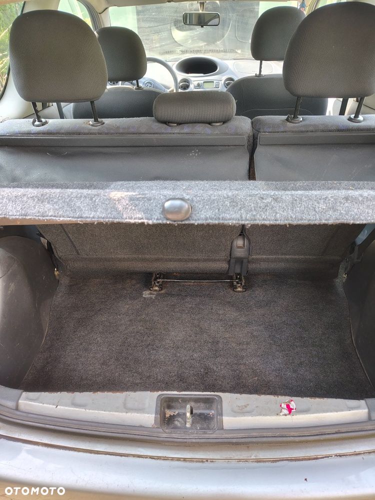 Toyota Yaris 1.0 Base - 3