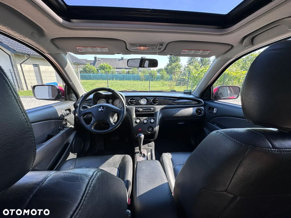 Mitsubishi Outlander - 10