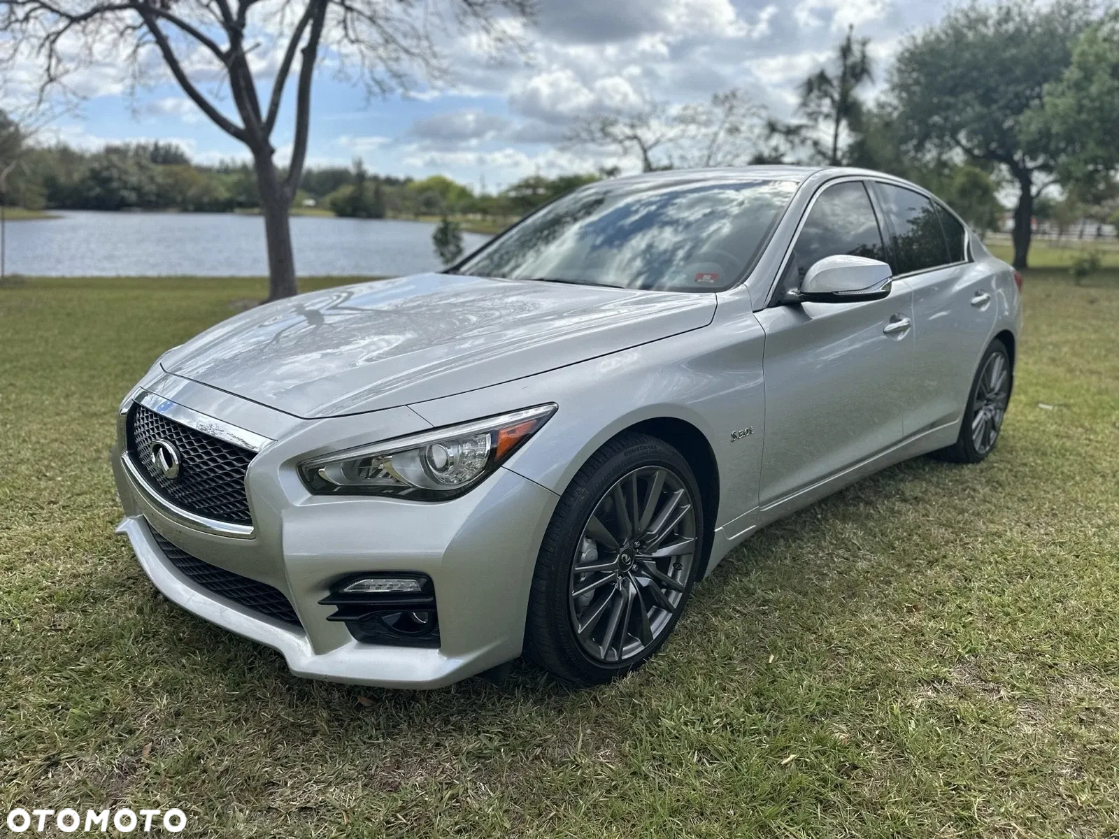 Infiniti Q50 - 2