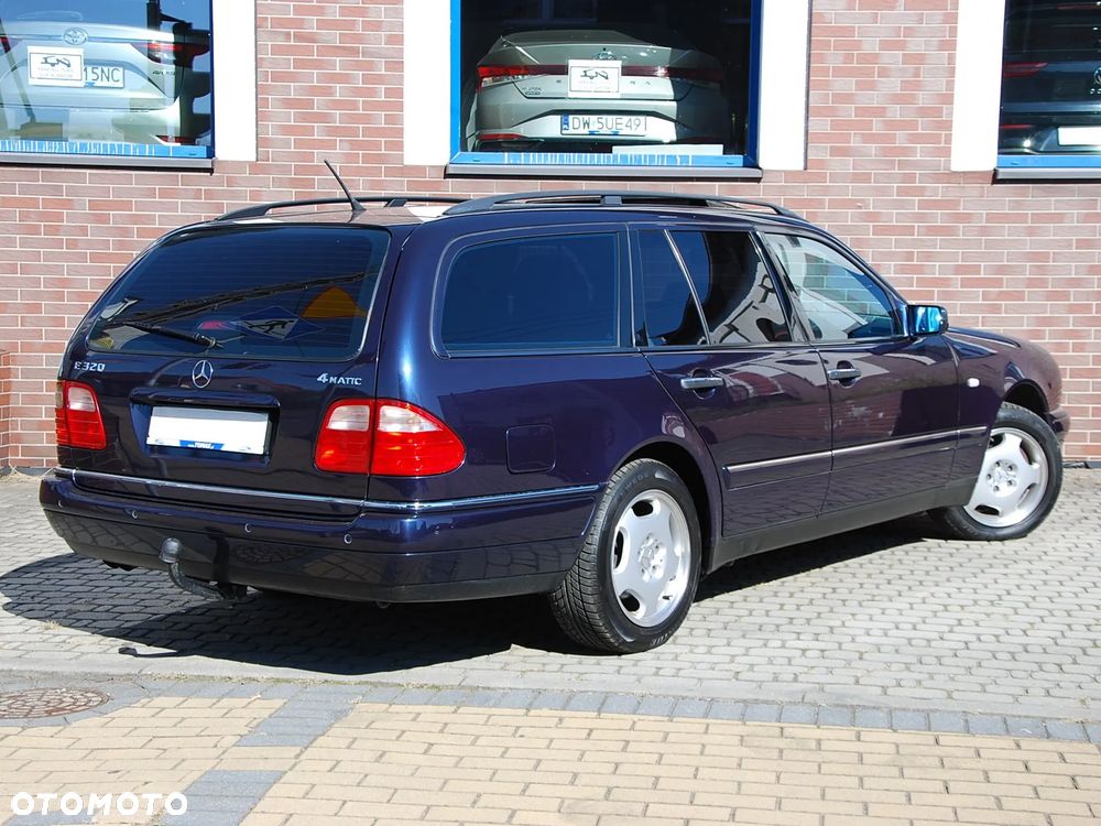 Mercedes-Benz Klasa E 320 T 4-Matic Avantgarde - 32