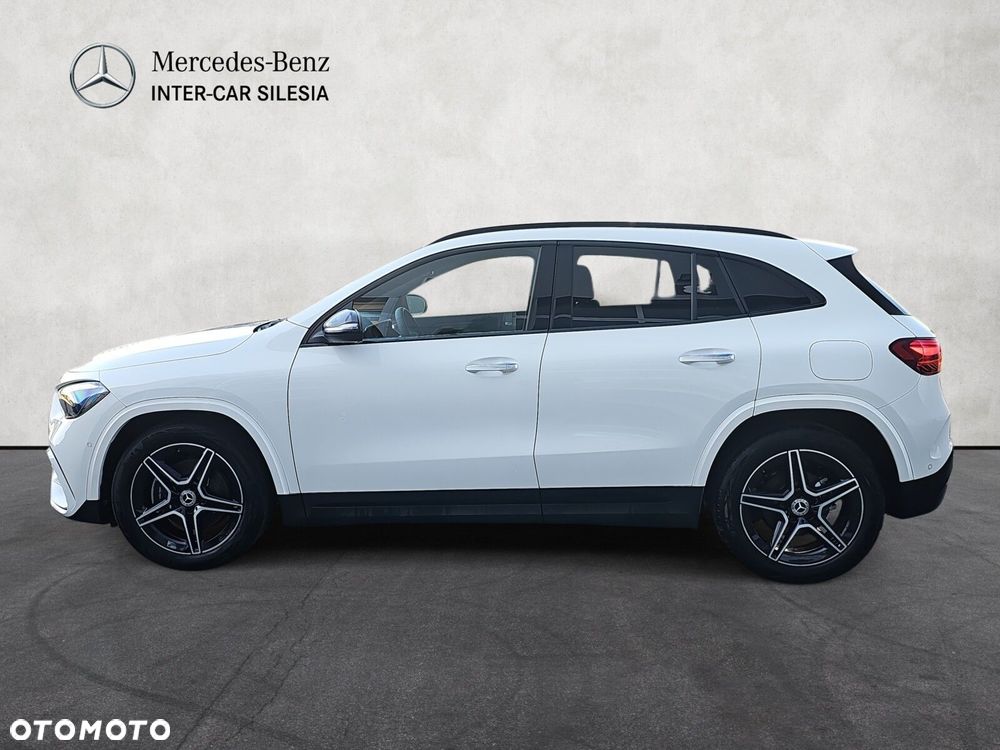 Mercedes-Benz GLA - 8