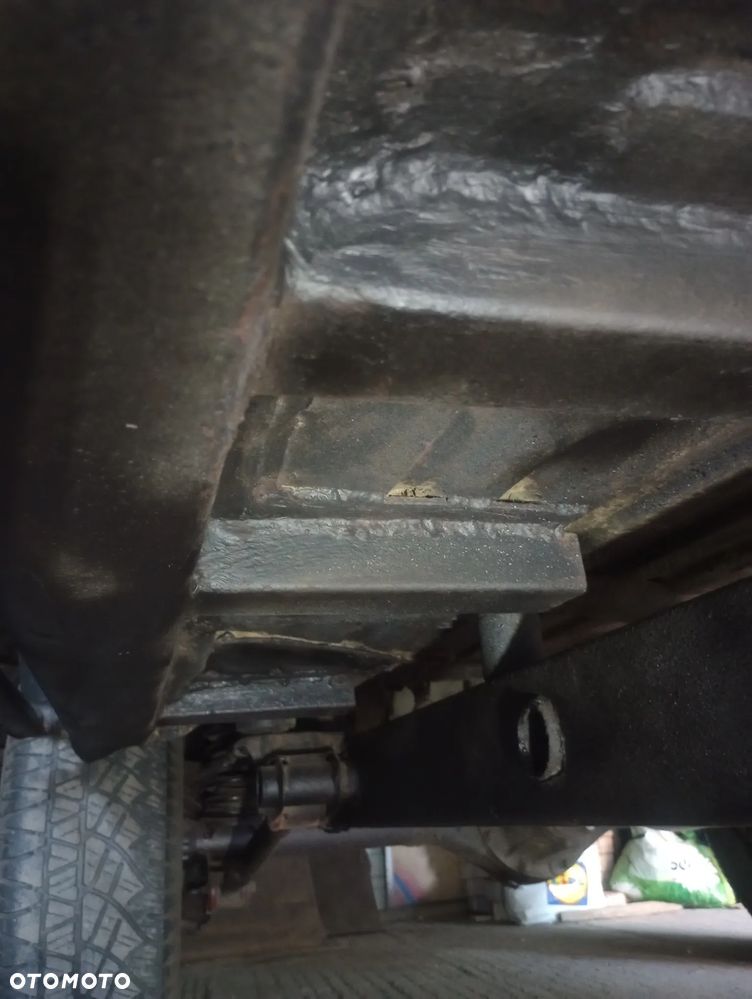 Suzuki Grand Vitara 2.5 V6 - 12