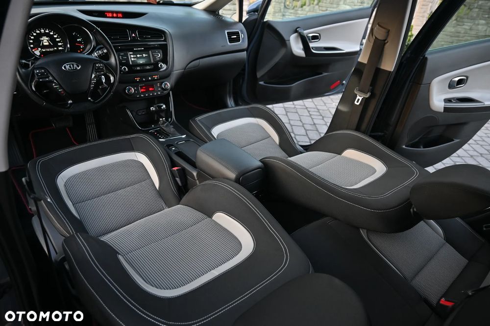 Kia Ceed 1.6 GDI DCT Platinum Edition - 23