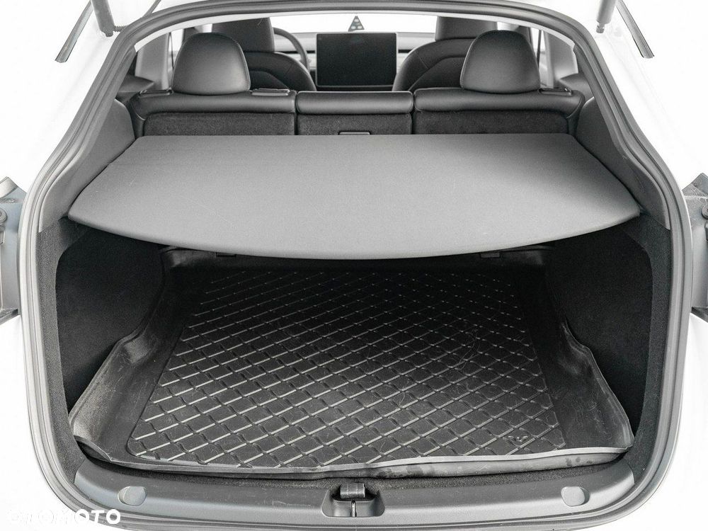 Tesla Model Y Long Range RWD - 25