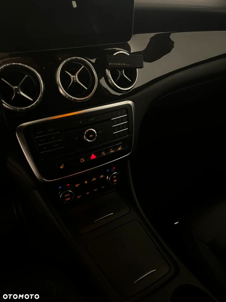 Mercedes-Benz CLA 250 4-Matic AMG Line - 20