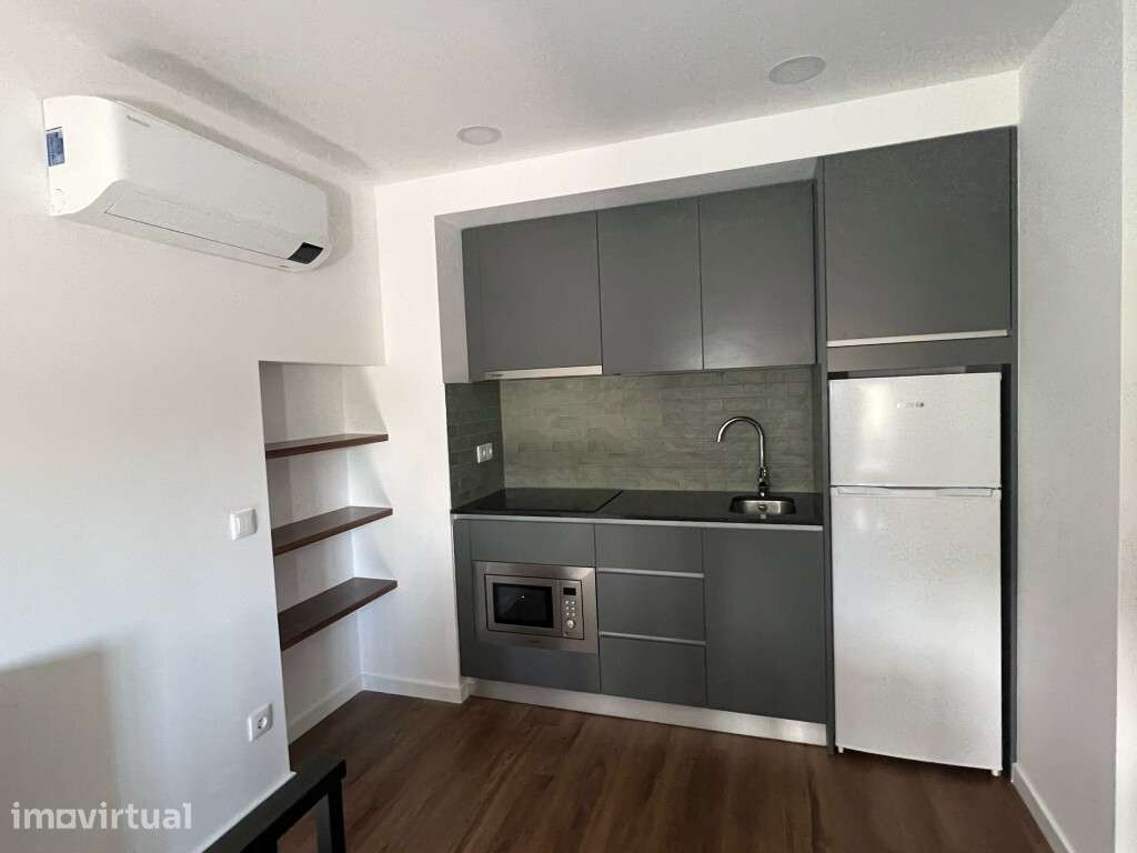 Prédio habitacional com 5 apartamentos arrendados - Grande imagem: 4/29