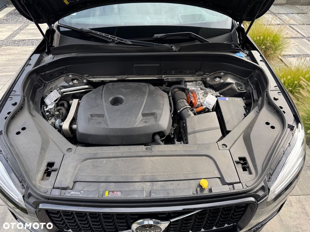 Volvo XC 90 T8 AWD Plug-In Hybrid R-Design 7os - 33