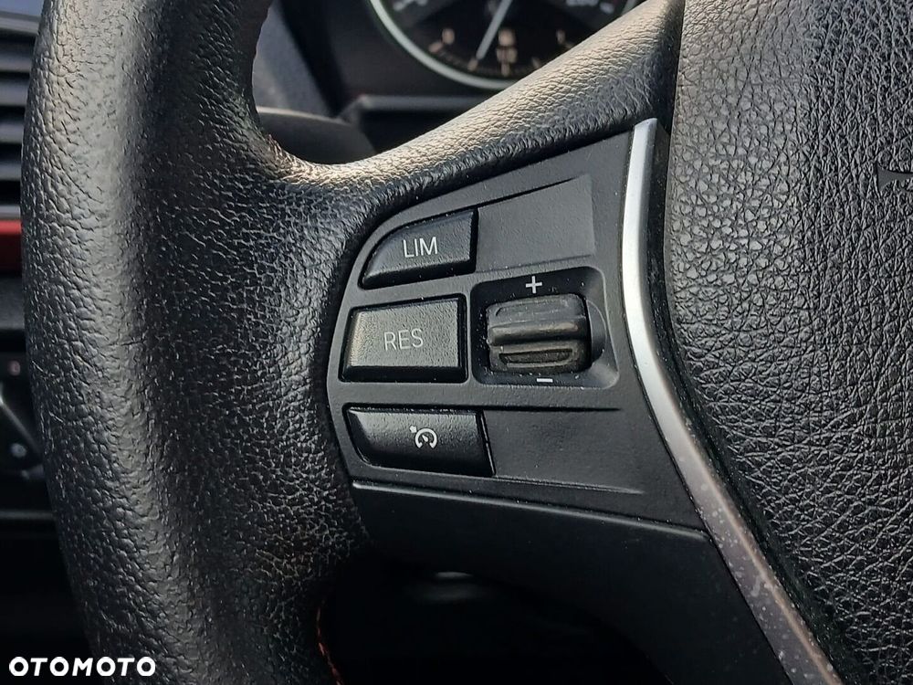 BMW Seria 1 - 32
