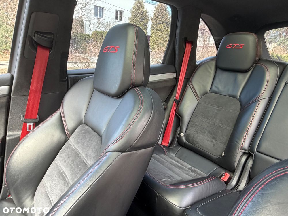 Porsche Cayenne - 14