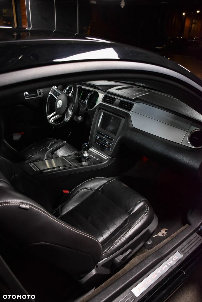 Ford Mustang 3.7 V6 Premium - 10