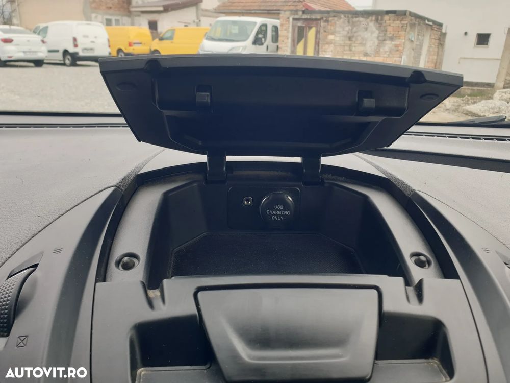 Ford Tourneo Courier - 19