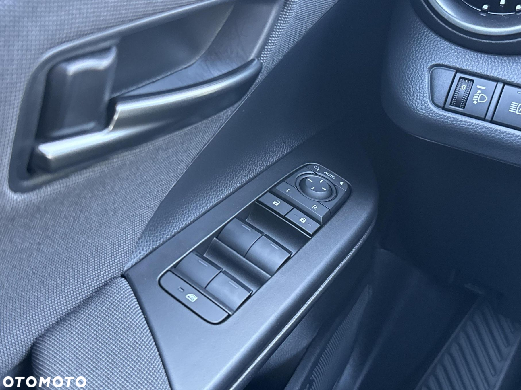 Toyota C-HR - 13